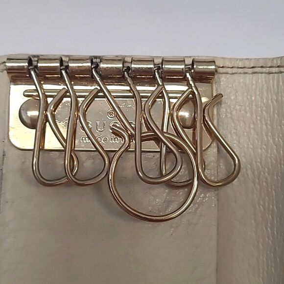 Authentic Gucci Keychain Holder - Picture 5 of 11